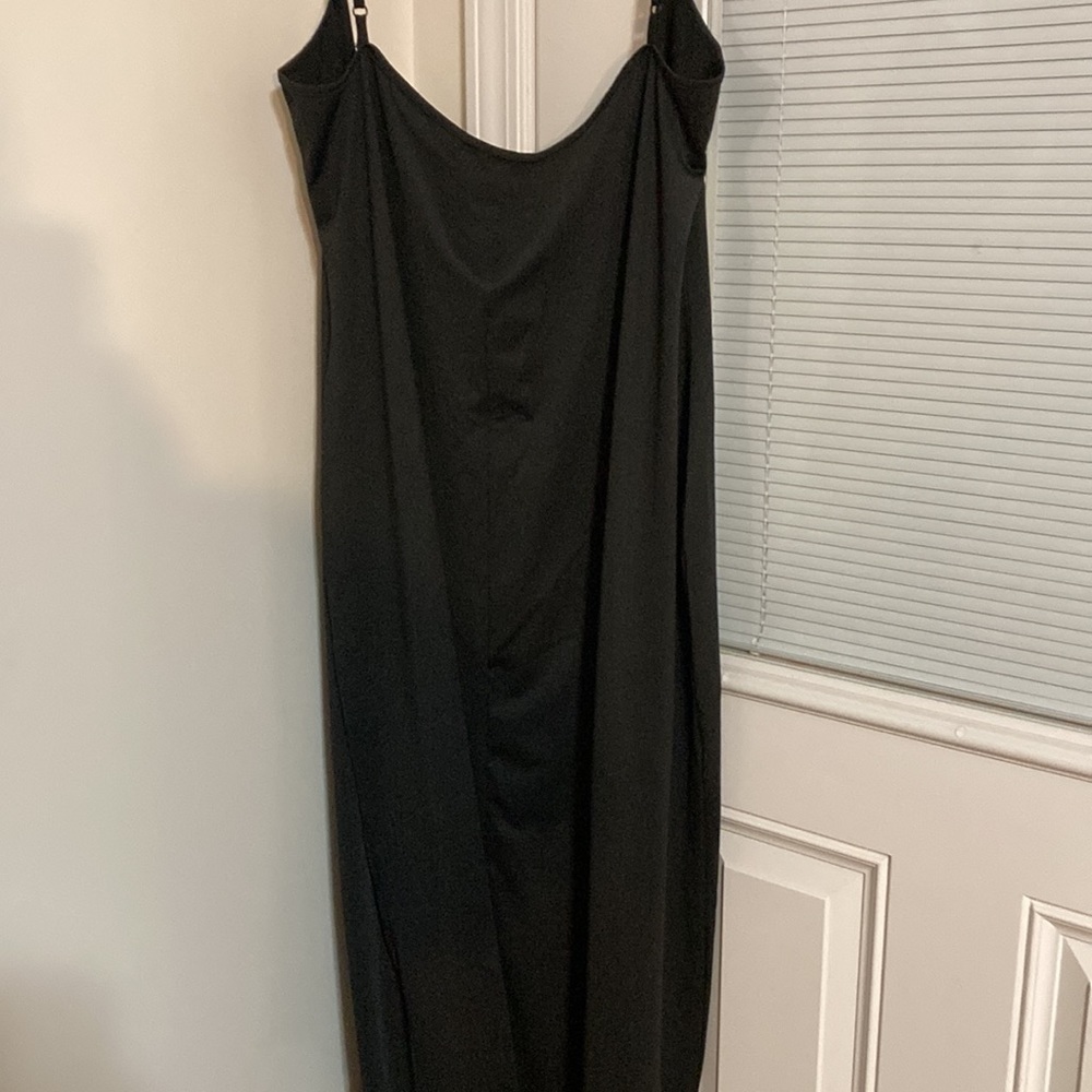 Bloom long black dress with slit - Picture 3 of 5